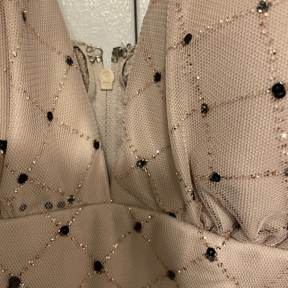 Ladies’s Dress - Picture 11 of 16